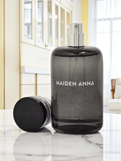 Maiden Anna – Bűbájos Parfüm Agar Akkordokkal