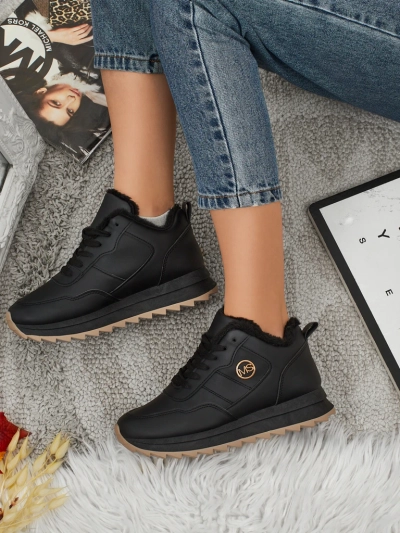 Royalfashion Melegített női tornacipő szőrmével Casot