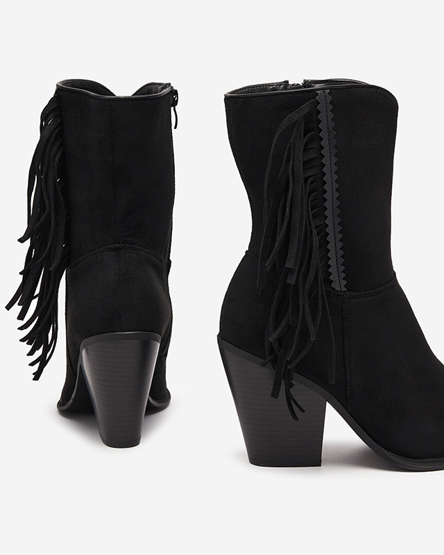 Fekete cowboy csizma magasabb oszlopon, bojttal Tatzul - Lábbeli