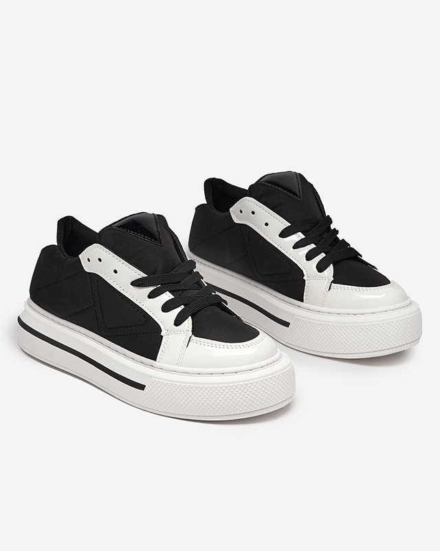 OUTLET Női sportcipő fehér és fekete színben Smaqo- Footwear