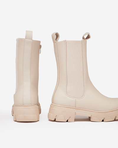 Royalfashion Női magas, lapos sarkú csizma ekrü színben Vedita