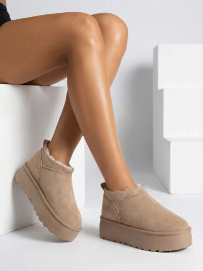 Royalfashion Női rövid csizma a'la hócsizma Ozozi