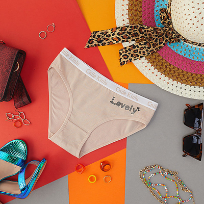 Női bézs bugyi - Fehérnemű