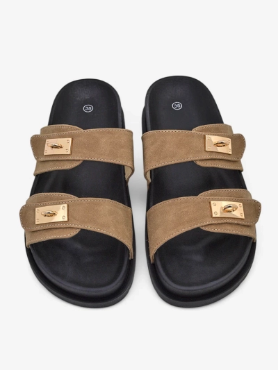 Royalfashion Női szandál díszes csatokkal Costes