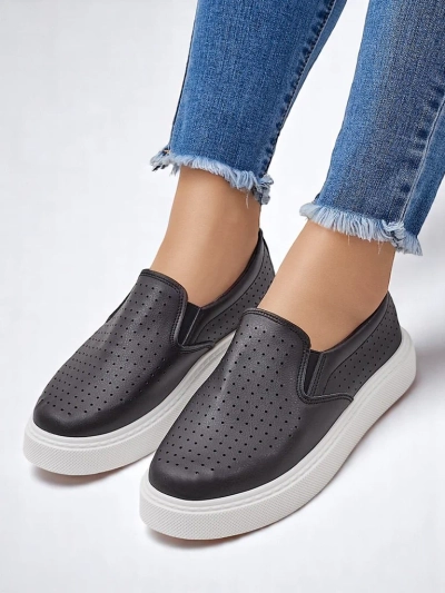 Royalfashion Női perforált slip-on cipő Emillia