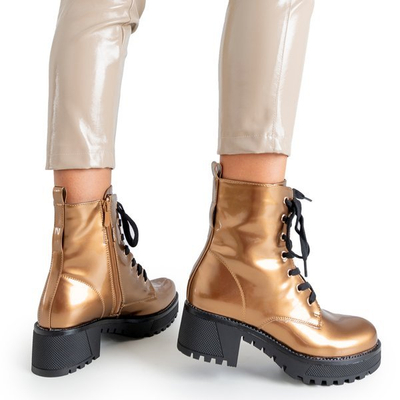 Złote damskie lakierowane workery Minna - Obuwie