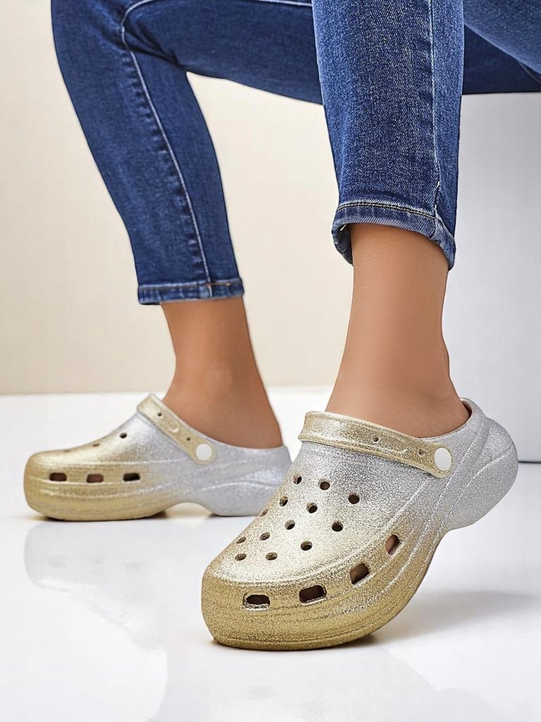 Royalfashion Női gumis nyári szandál kivágásokkal Dellosa