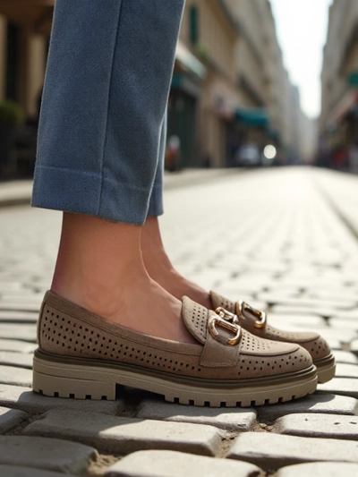 Royalfashion Női perforált mokaszin Besio