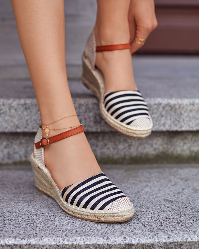 Női fekete espadrill csíkokkal a Mecera wedge - cipőn