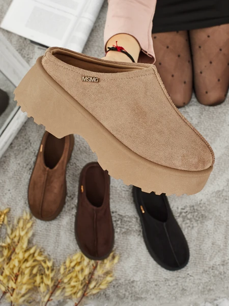 Rövid női a'la hócsizma bundával Calindra