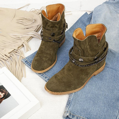 Zöld cowboy csizma egy beltéri éken Salem - cipő