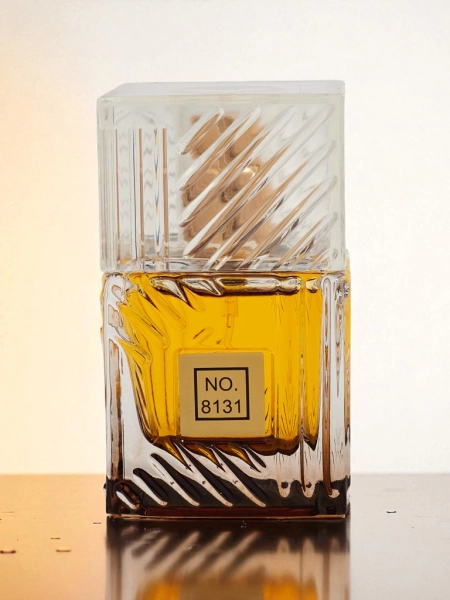 Inspirált No. 8131 női Eau de Parfum