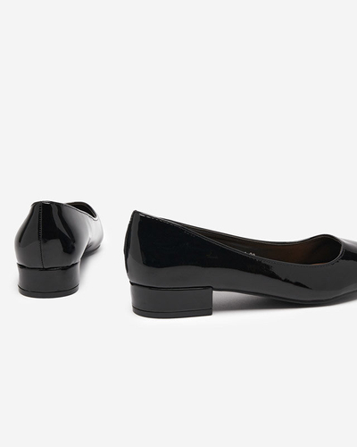 OUTLET Fekete lakk lapos sarkú pumpák Oki- Footwear