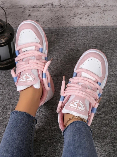 Royalfashion Női sportcipők dekoratív fűzőkkel Clesiv