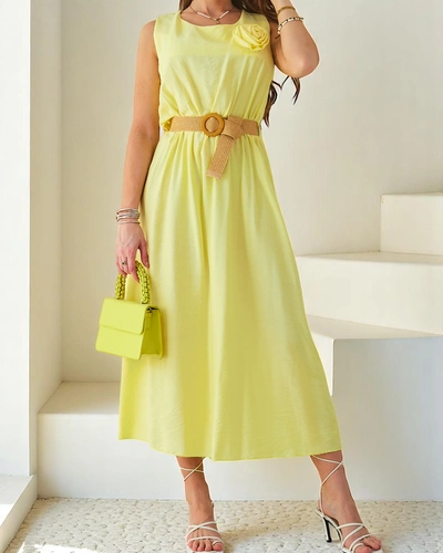 Royalfashion Női midi ruha pántokkal, kerek nyakkivágással és díszes virággal.