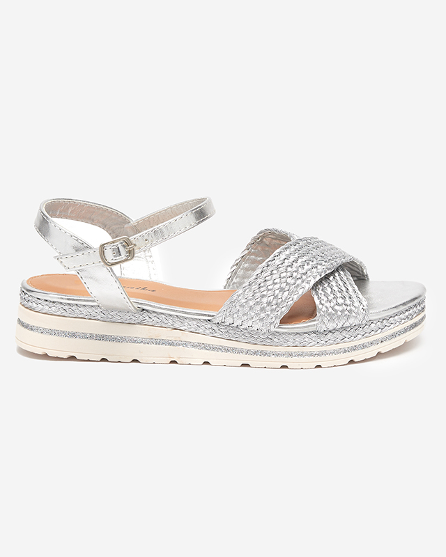 OUTLET Ezüst női szandál fonott és csillámos Metifa - Lábbeli