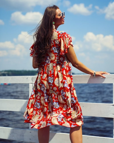 Royalfashion Piros női ruha színes virágmintával