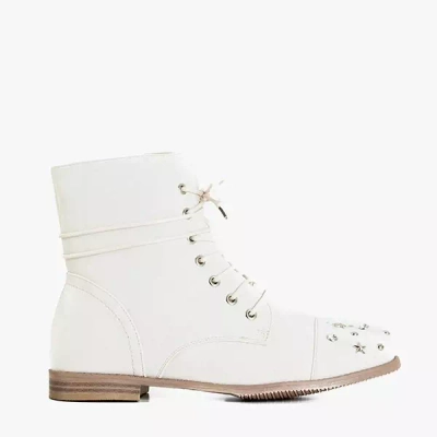 OUTLET Bézs női csizma díszítéssel Matildat - Lábbeli