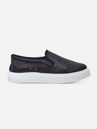 Royalfashion Lyukacsos női slip-on cipő Emayla