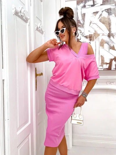 Royalfashion Női készlet, amely tartalmaz egy felfedő blúzt és egy térdig érő ruhát