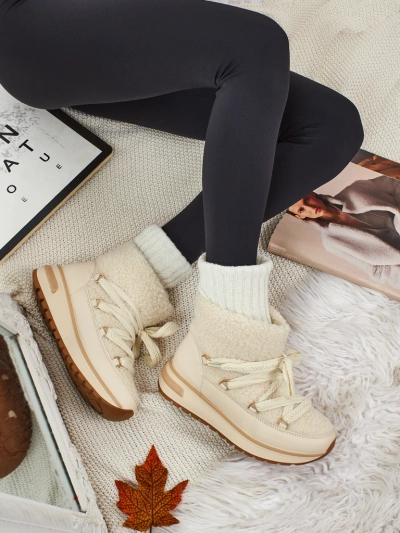 Női a'la hócsizmák bundával, Verruna