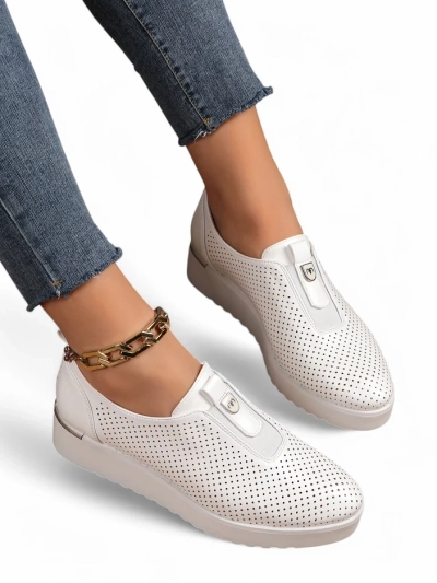 Royalfashion Slip-on női perforált cipők Goffies