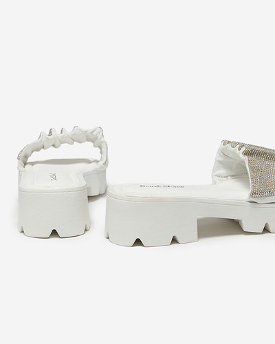 OUTLET Fehér női papucs cirkóniákkal Emkoy- Footwear