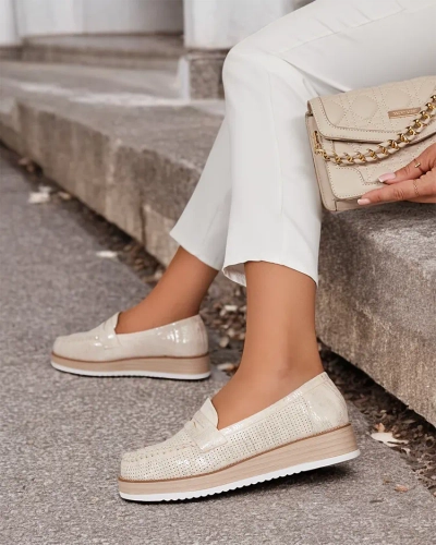 Royalfashion áttört női mokaszin Moell