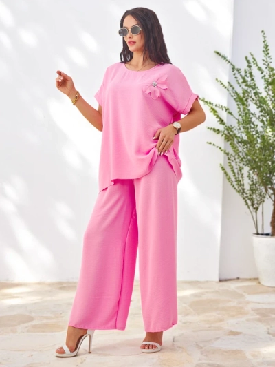 Royalfashion Női rövidujjú szett dekoratív virággal és bő nadrággal