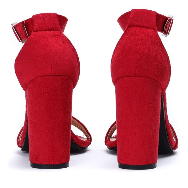 Czerwone sandały na słupku ze sprzączką Marlen - Obuwie