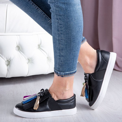 OUTLET Fekete sportcipő Osederra rojtokkal - Lábbeli