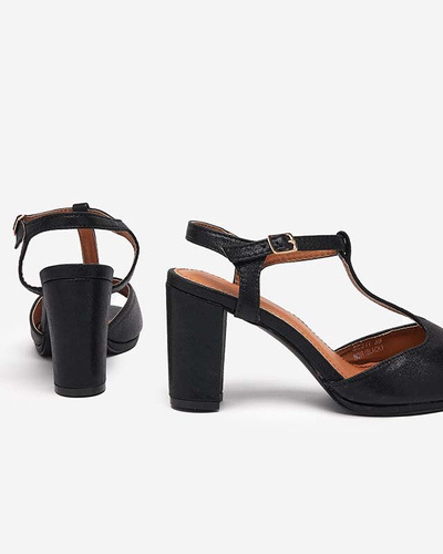 OUTLET Fényes fekete női szandál a Lonad-Footwear poszton