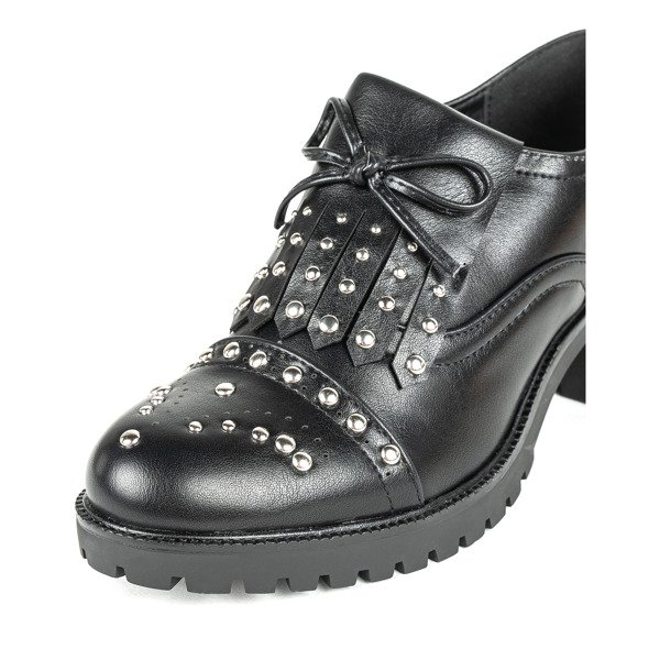 Fekete alacsony cipő vastag oszlopon Colorado - Lábbeli