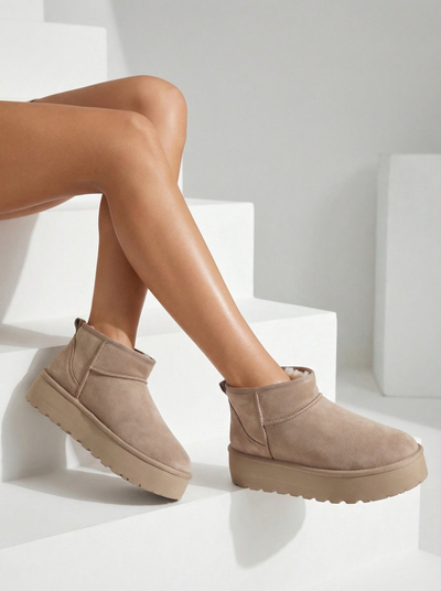 Royalfashion Női platform a'la hócsizma Dagodo