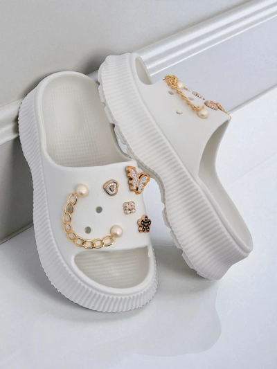 Royalfashion Női gumipapucs díszítéssel Slash Glam