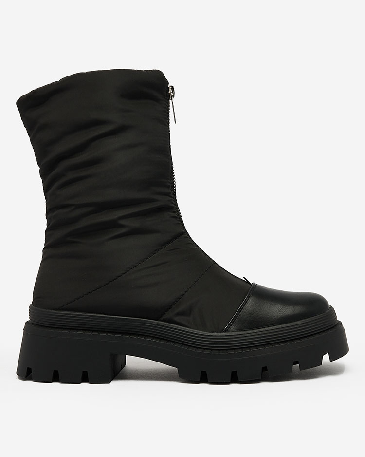 Royalfashion Női lapos sarkú csizma fekete színben Tainve