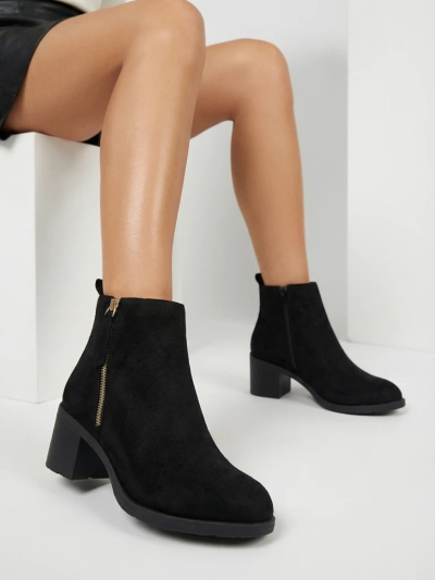 Royalfashion Fekete öko velúr női alacsony tűsarkú csizma Rejerry