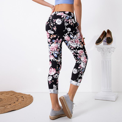 Fekete női nadrág korall virágmintával - Ruházat