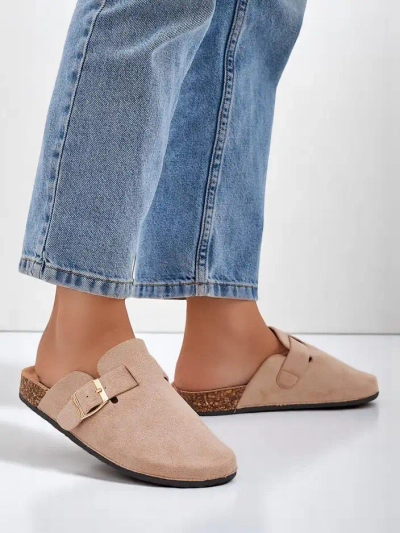 Royalfashion Zárt orrú női szandál Zanbe