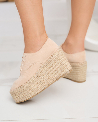 OUTLET Bézs ék alakú cipő Jakaia- Lábbeli