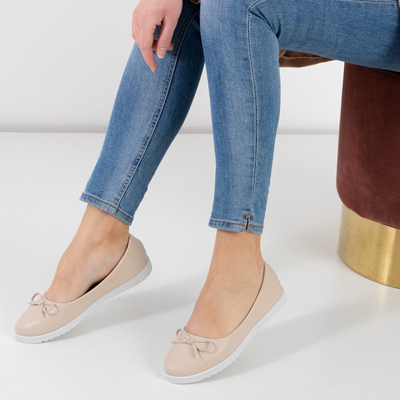 Bézs színű női balerinák Flonen íjjal - Cipők