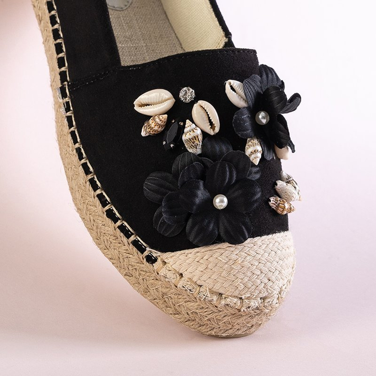 Női fekete espadrillák a peronon Mesar dísztárgyakkal - Lábbeli