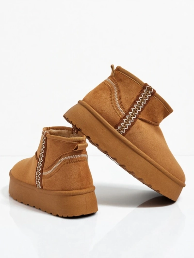 Pravel rövid női hócsizmák