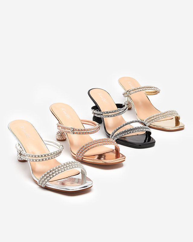 OUTLET Arany lakkozott, alacsony sarkú papucs Lakopi - Lábbeli