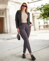 galambszürke || Sötétszürke