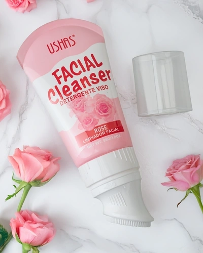 Tisztító hidratáló rózsás hab az arcra 85g