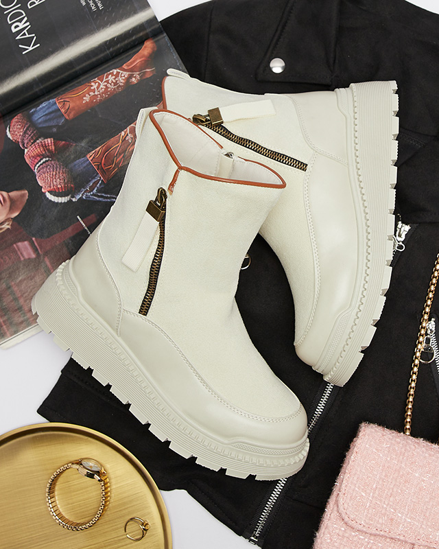 Krémszínű női lapos sarkú csizma Mefina- Footwear