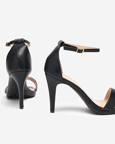 OUTLET Női szandál fekete magassarkún Liest-Shoes