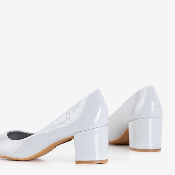 OUTLET Szürke női lakkozott szivattyúk a Sofronia oszlopon - Lábbeli