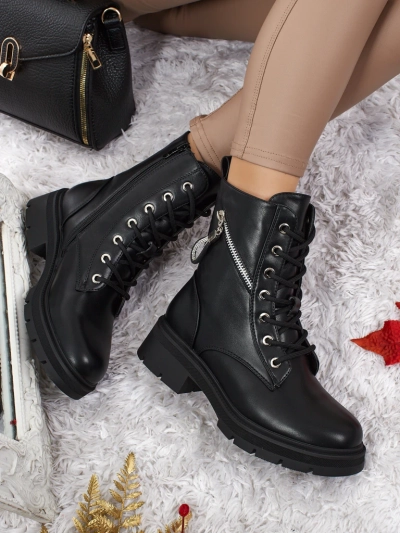 Női Kassira worker bakancs díszekkel